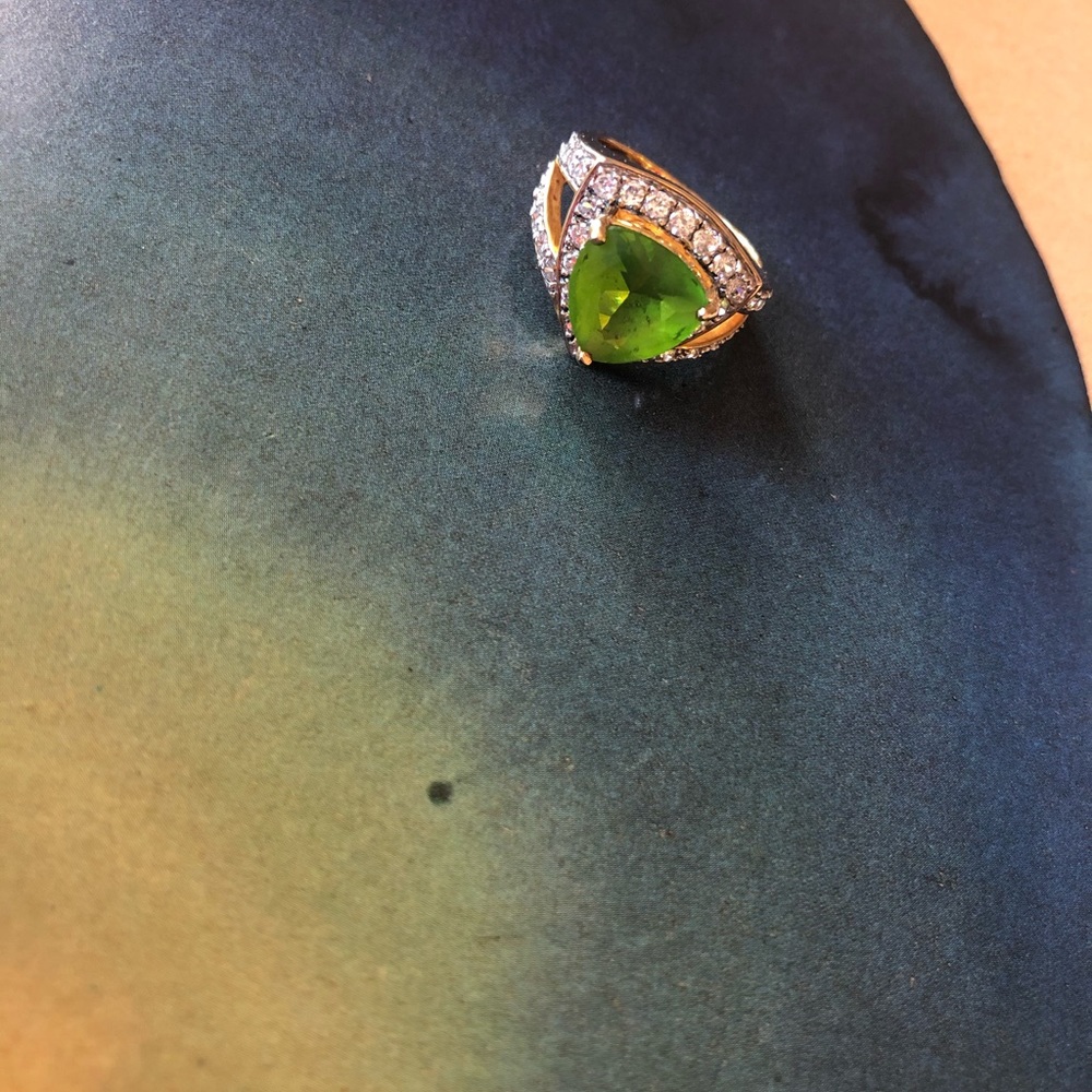 Peridot/white topaz beautiful gold over 925 ❤️😘